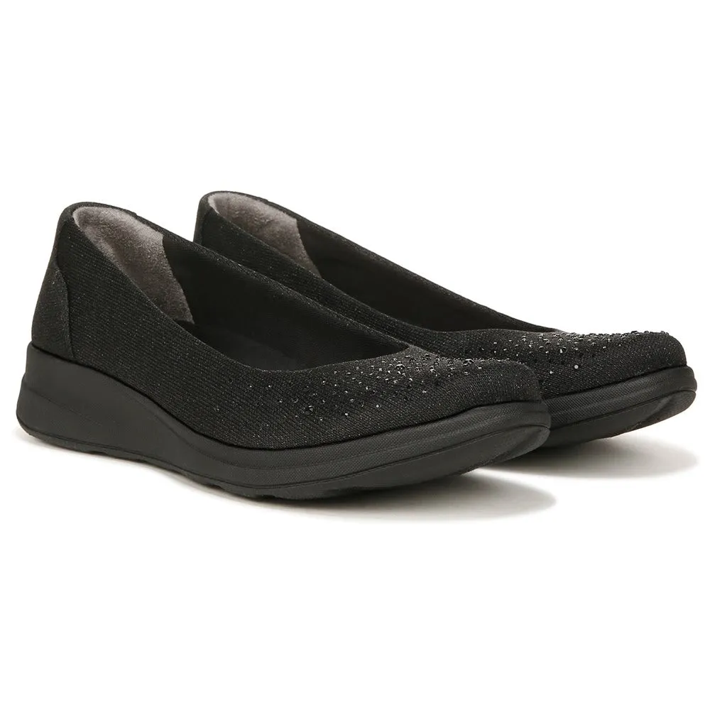 Bzees Women's Gold Bright Medium/Wide Slip-on Sneakers, Black