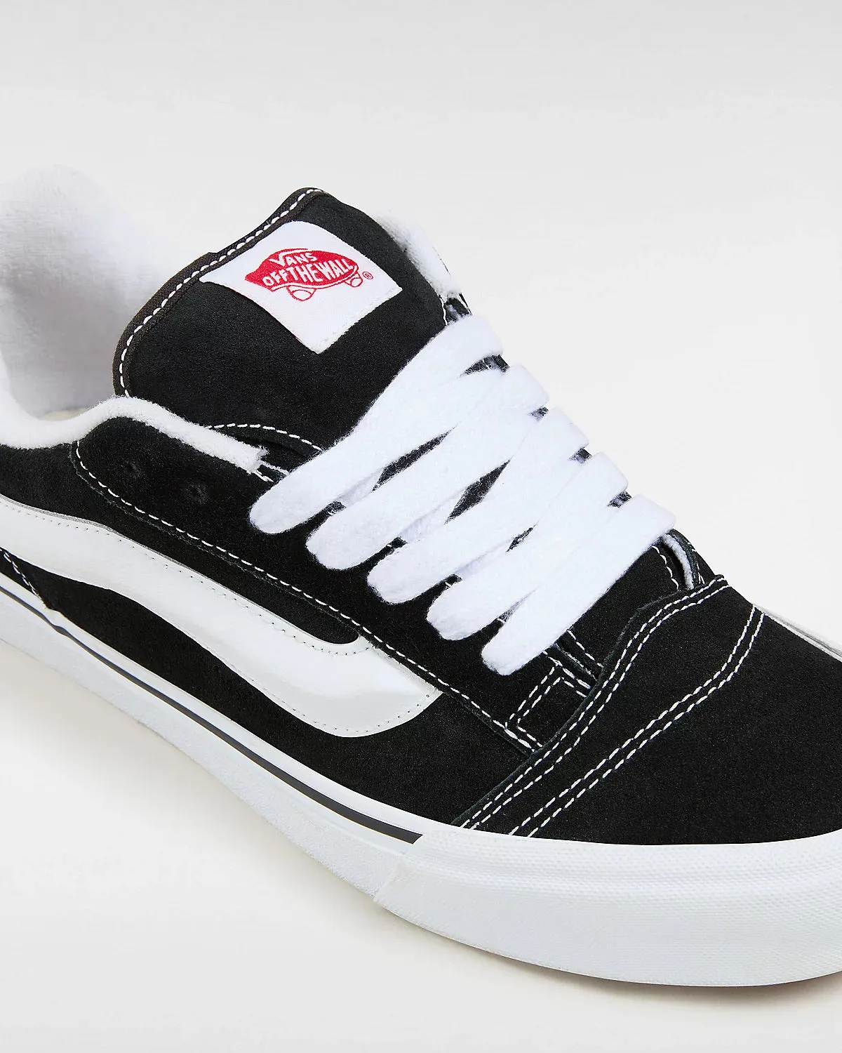 Vans Unisex Knu Skool Black/True White VN0009QC6BT