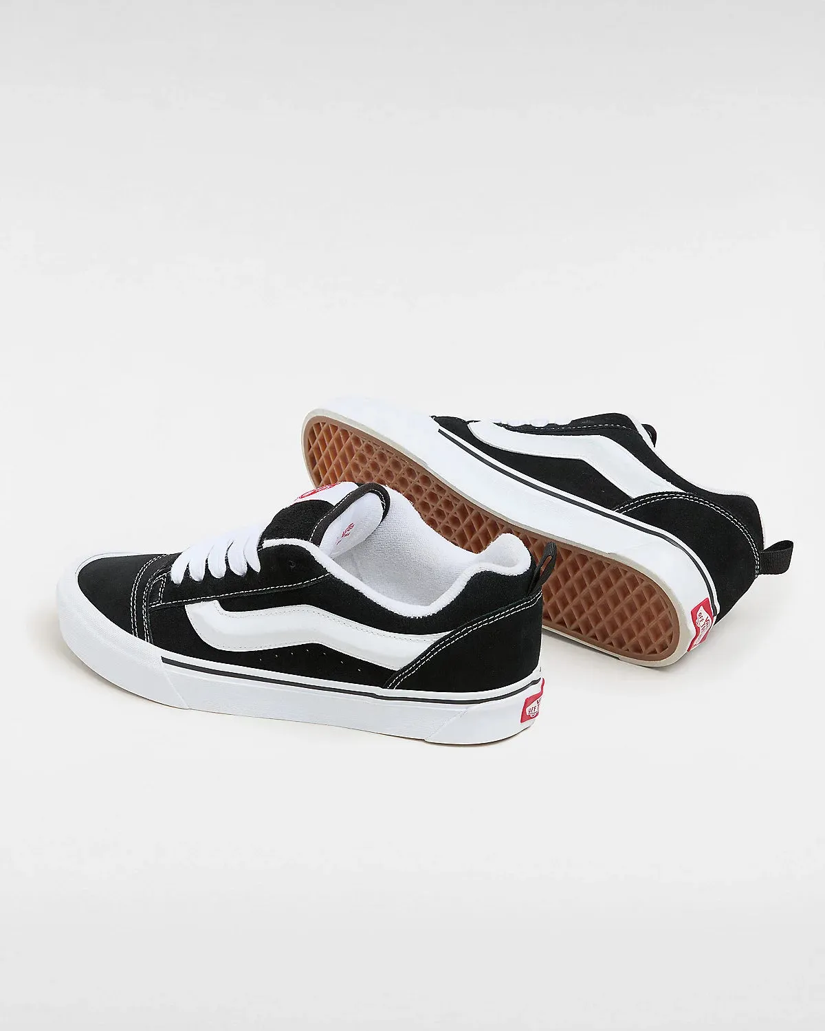 Vans Unisex Knu Skool Black/True White VN0009QC6BT