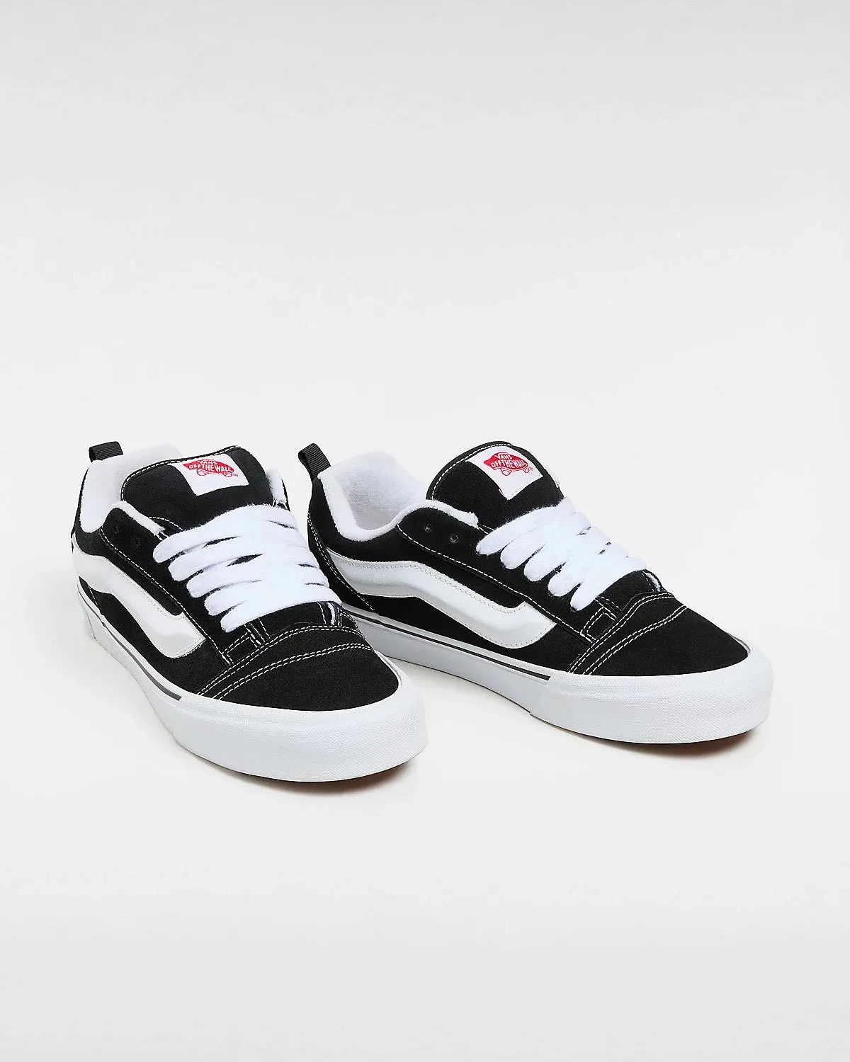 Vans Unisex Knu Skool Black/True White VN0009QC6BT