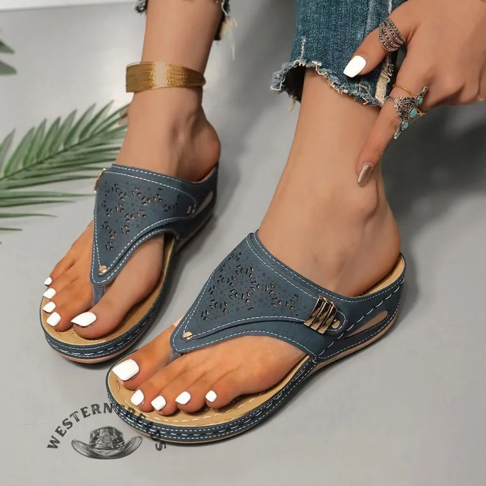 Women's Fashion Hollow Round Toe Thick Bottom Flip Flops